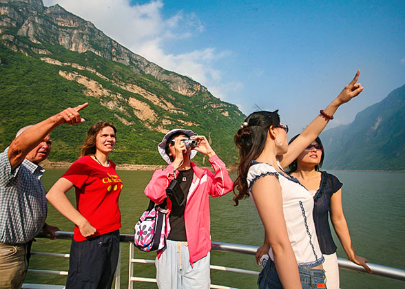 14 Days Beijing - Xi'an - Chengdu - Chongqing - Yangtze River Cruise - Yichang - Shanghai